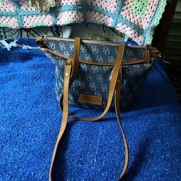 Vintage Dooney & Bourke Navy and Tan Purse - Picture 2 of 3